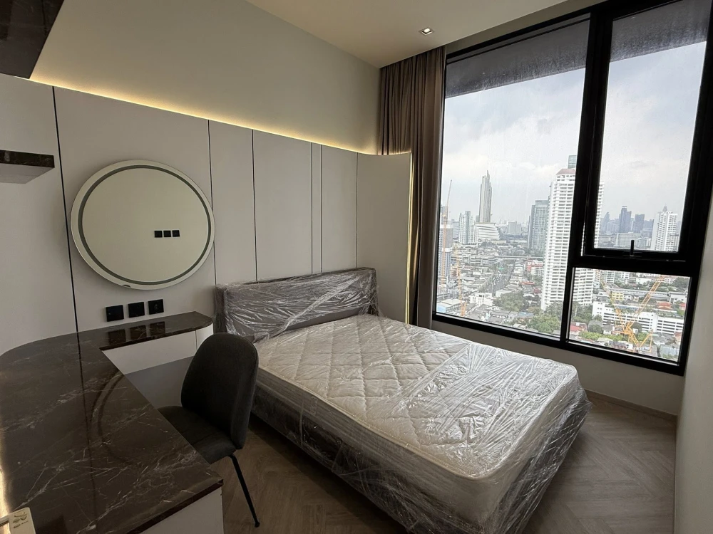 For rent: Chapter Charoennakhon-Riverside apartment. Fully furnished with built-in furniture in a modern luxury style. Elegant, spacious, and comforta