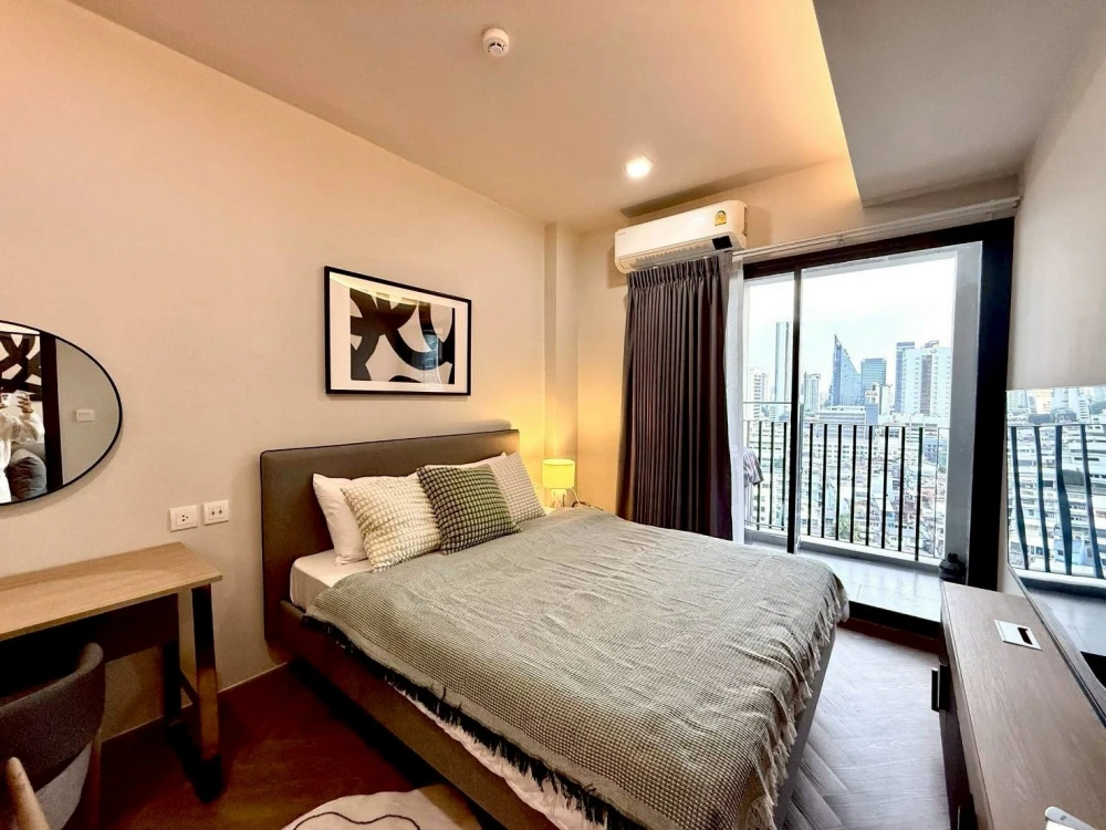 For rent: Chapter Chula–Samyan. Nicely decorated room with spacious living area. Everything you need is here; just bring your belongings and move in!