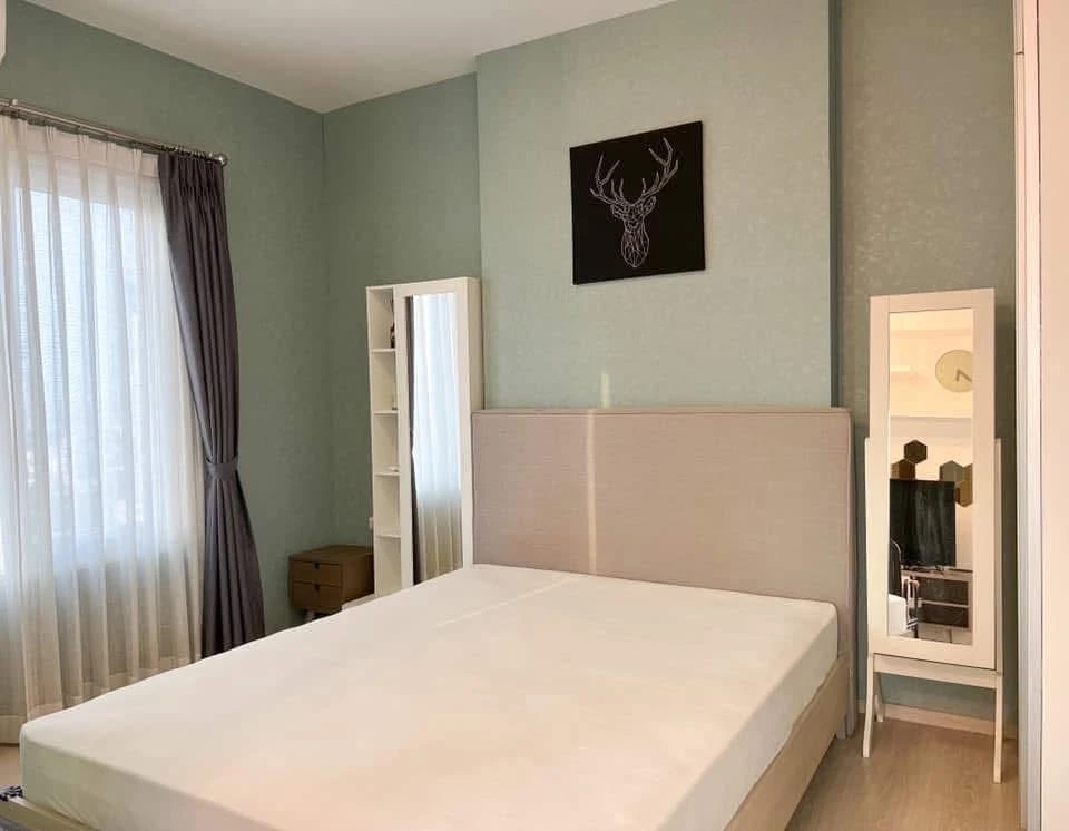 For Rent: Chapter One Eco Ratchada-Huai Khwang. 25th-floor corner unit with a stunning city view. Fully furnished and equipped with all appliances—rea