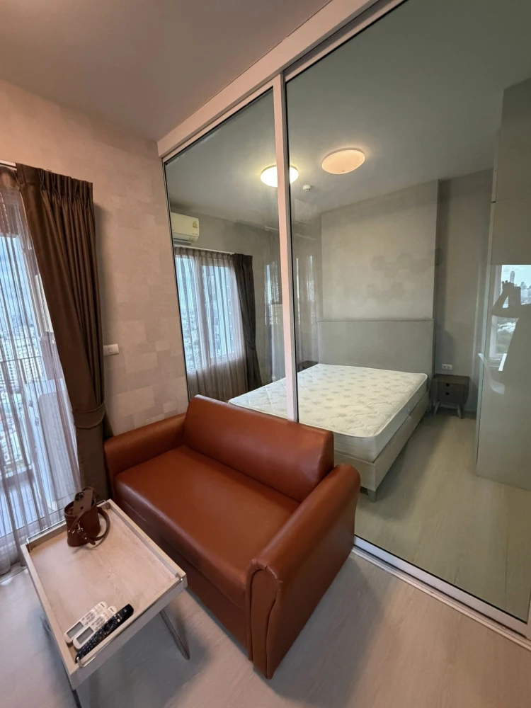 For rent: Chapter One Eco Ratchada-Huai Khwang, 1 bedroom, 1 bathroom, fully furnished. Just bring your suitcase and move in!