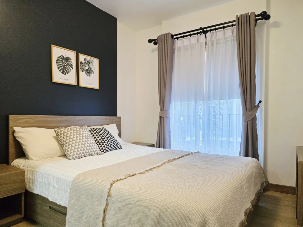 For rent: Chapter One The Campus Ladprao, 1 beautifully decorated room, great location, fully furnished. Just bring your bags and move in!