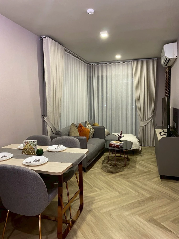 For rent: CHAPTER THONGLOR 25, 6th floor. Beautifully decorated room. Clean, quiet, and peaceful. Don't miss out!