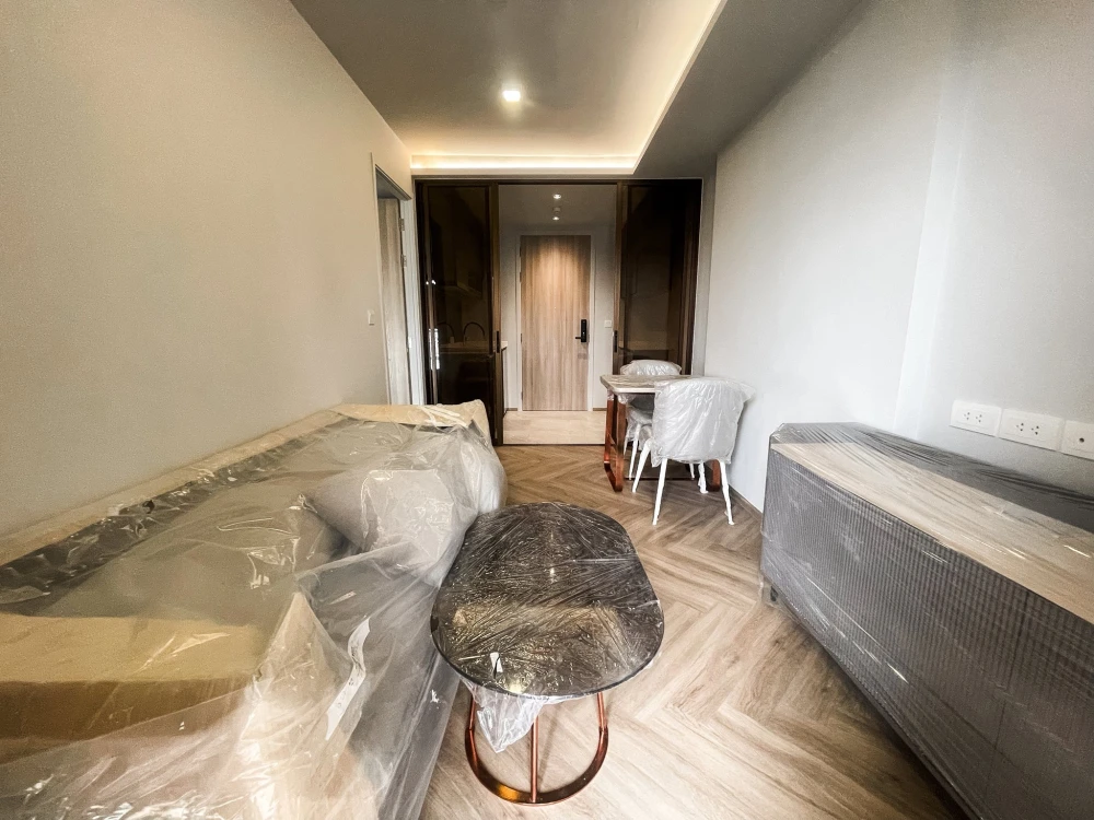 Chapter Thonglor 25 for rent, open view, good breeze, modern style decoration, complete functions, ready to move in immediately.
