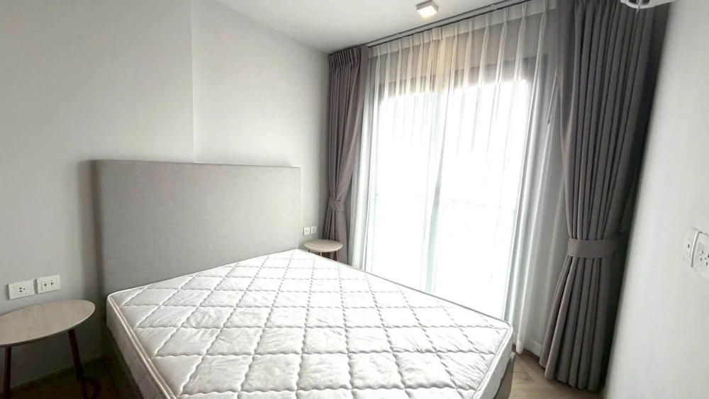 For rent: Chapter Thonglor 25, fully furnished with appliances. Ideal for living, located in the heart of Thonglor.