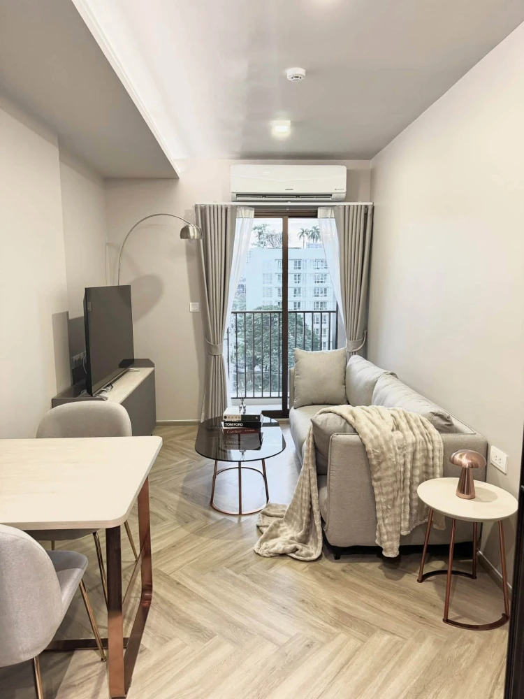 For Rent: Chapter Thonglor 25 – 1 Bedroom, 1 Bathroom + Walk-in Closet. Fully equipped with amenities. Book now—don't miss out!