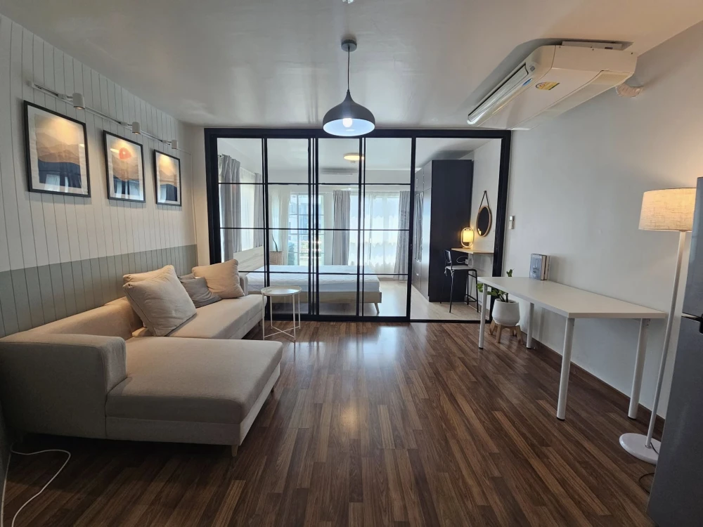 For rent: Chateau In Town Major Ratchayothin. Large, beautiful room, fully furnished and ready to move in!
