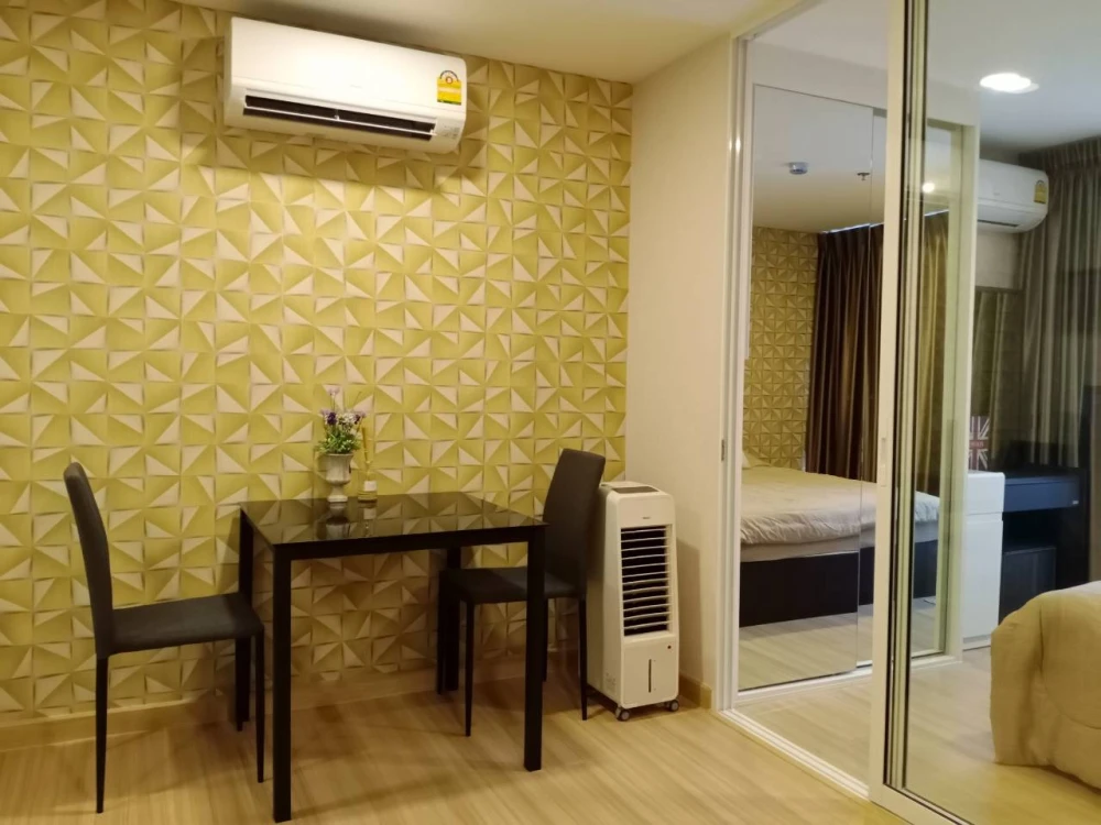 For rent: Chateau In Town Rama 8, 4th floor, fully furnished room, nice to live in. If interested, hurry and reserve. Don't miss out.