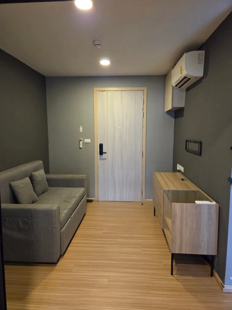 For rent: Chewathai Hallmark Ladprao-Chokchai 4, corner room, privacy, comes with complete facilities. Good like this, hurry and reserve now.