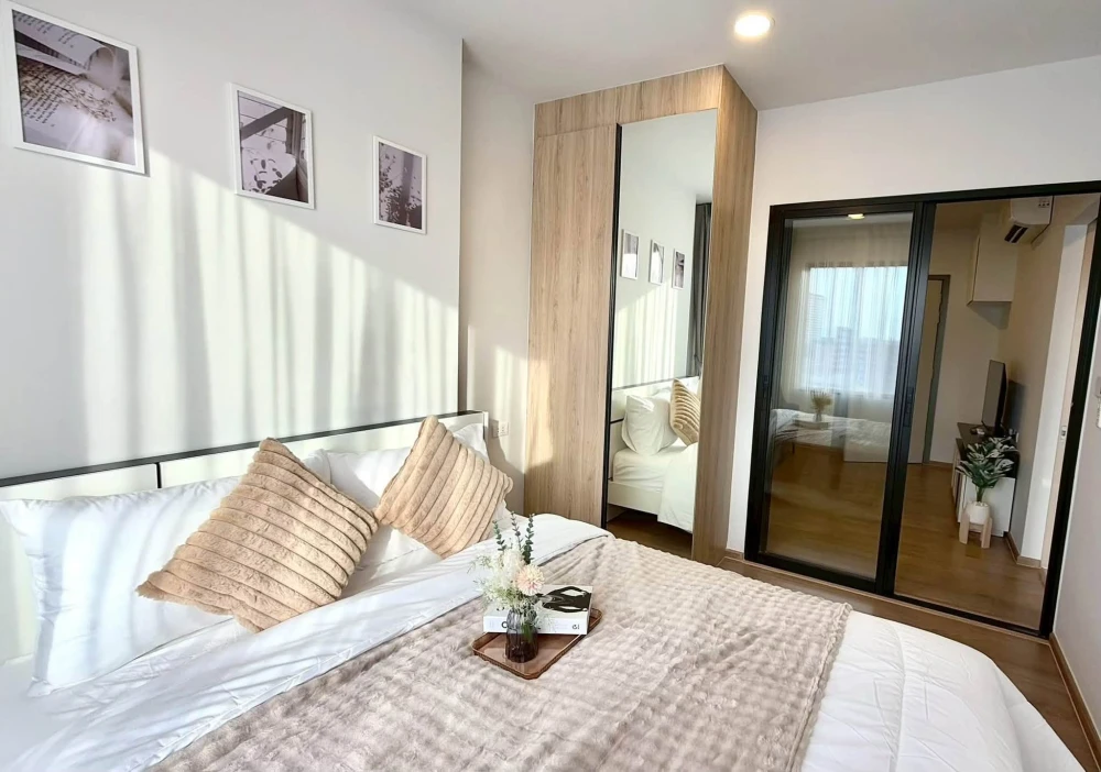 For rent: Chewathai Pinklao condo, comfortable and fully furnished. Book now!