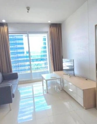 Circle Condominium for rent, high floor unit, fully furnished, spacious and comfortable. Book now!