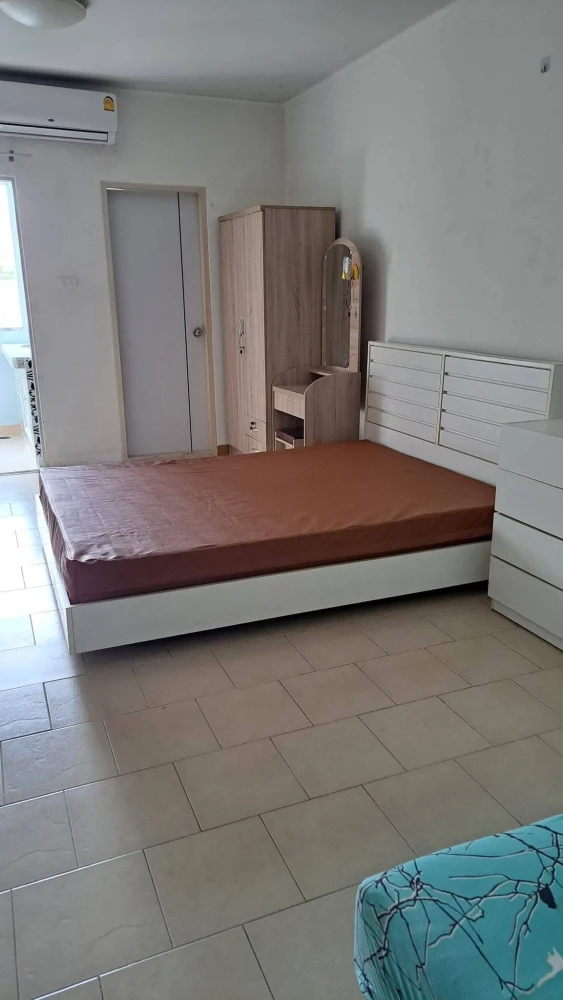 City Home Ratchada-Pinklao studio apartment for rent. Fully furnished with appliances. Just bring your bags and move in!