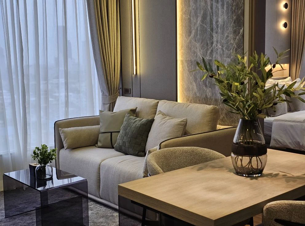 For rent: Cloud Thonglor-Petchaburi, decorated room with a theme, lots of usable space, built-in walls and awesome furniture. Hurry and book now!