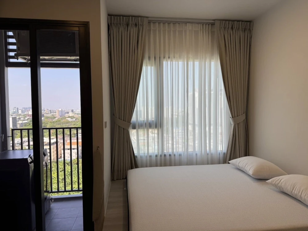 For rent: COBE Kaset Sripatum. Nice, fully furnished room. Book now! Don't miss out!