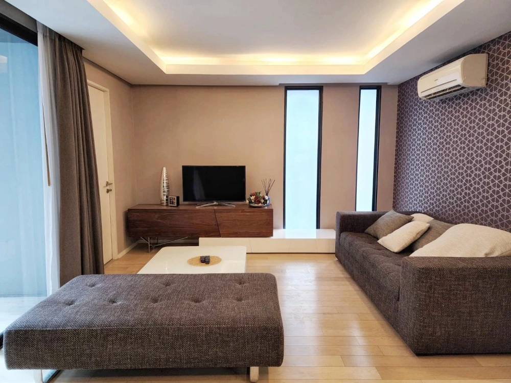 Luxury Condo for rent in the heart of the city, MODE Sukhumvit 61, swimming pool and garden view, fully furnished, luxuriously decorated, ready to mov