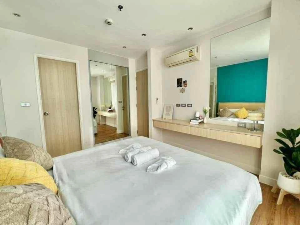 Condo for rent at Grande Caribbean Resort Pattaya. Spacious, ready to move in, with sea view. Book now, don't miss out!