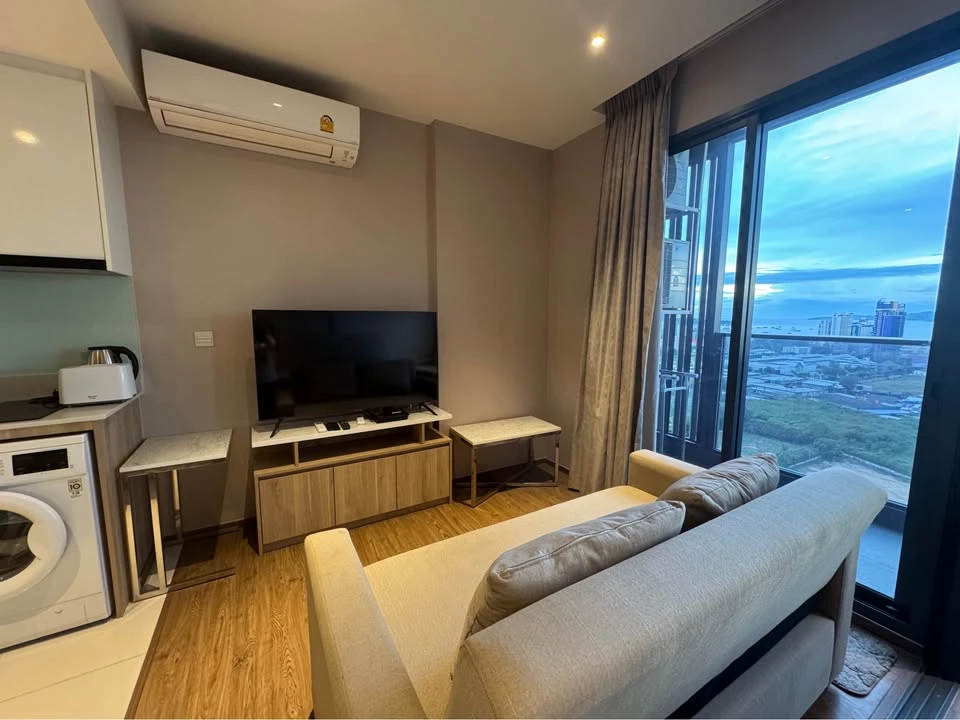 Condo for rent ONCE PATTAYA, high floor, sea view, spacious room, nice to live in, hurry and reserve now.