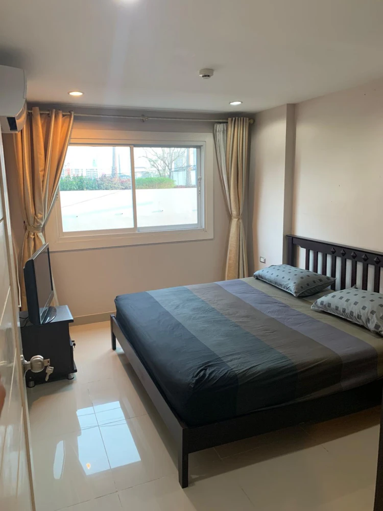 For rent Condo Porch Land 2 Jomtien Resort, nice room, good location, comes with furniture and complete facilities. Don't miss it.