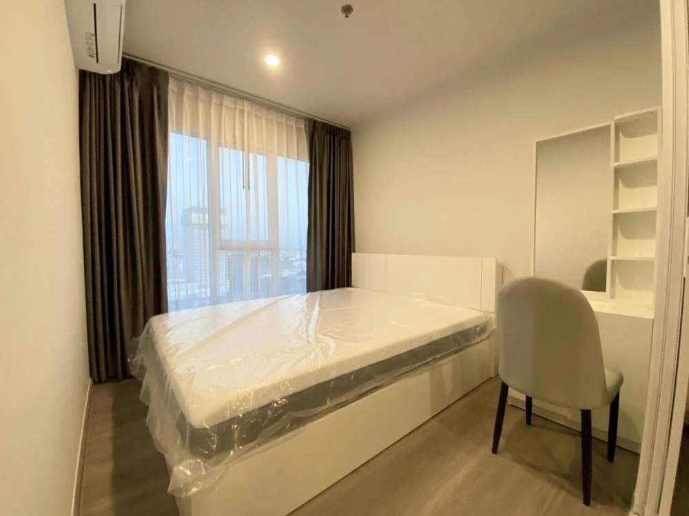 Condo for rent, Regent Home Bangna, 25th floor, outside view, open view, east-facing, not hot afternoon sun, good breeze, reserve now.