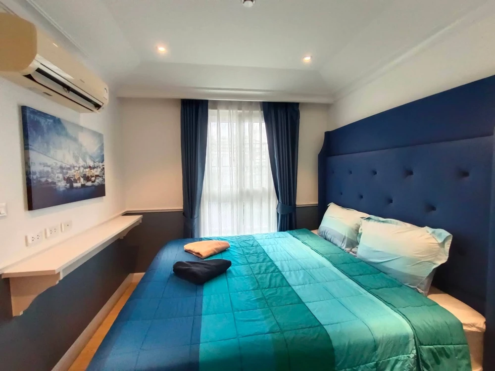Condo Seven Seas Cote d'Azur for rent. Nice, spacious room with furniture. Book now!