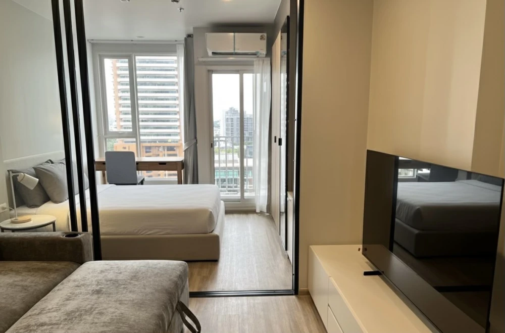 For rent: Culture Thonglor, ready to move in, fully furnished, appliances included. Just bring your own luggage and move in. Don't miss this opportuni
