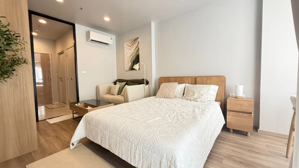 For rent: Culture Thonglor. Includes a private storage room — a very rare feature in other projects. Ready to move in immediately + fully furnished.