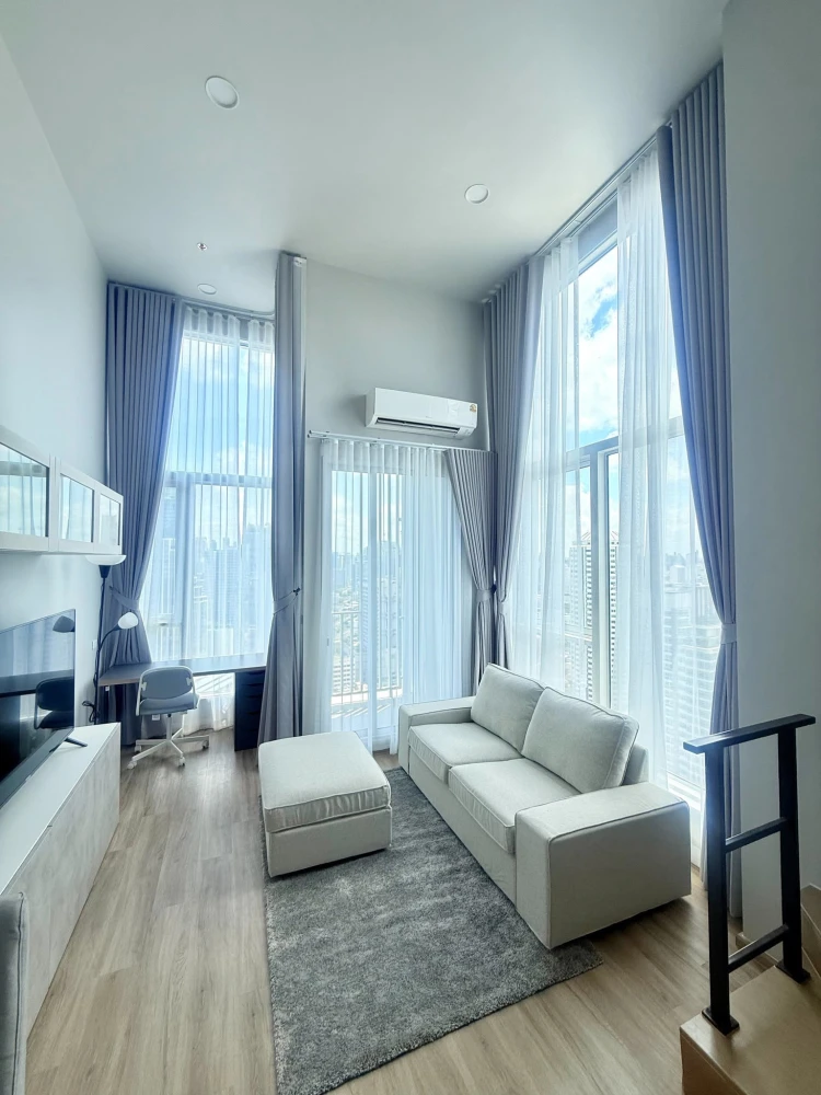 For rent: Culture Thonglor, Deluxe duplex unit (corner unit), beautiful view (heat-reflective film installed). Don't miss out!