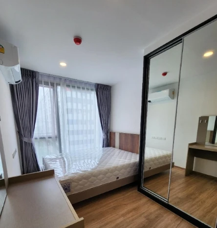 For rent: CYBIQ Ratchada 32, 4th floor, swimming pool view, fully furnished, nice to live in, book now, don't miss out.