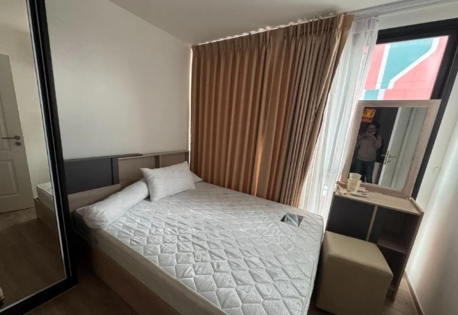 For rent: CYBIQ Ratchada 32, 5th floor, fully furnished unit. Very comfortable and ready to move in. Book now before it's too late!