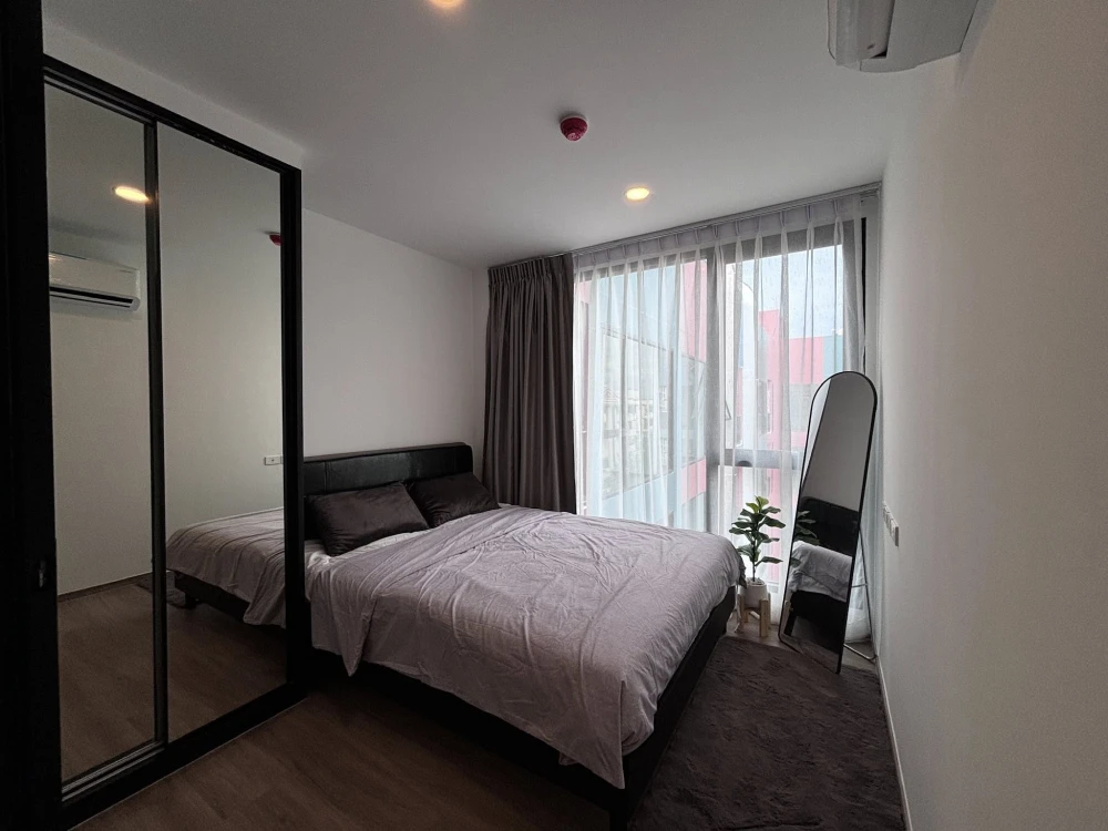 For rent: CYBIQ Ratchada 32. Nice room, fully furnished. Just bring your belongings and move in!