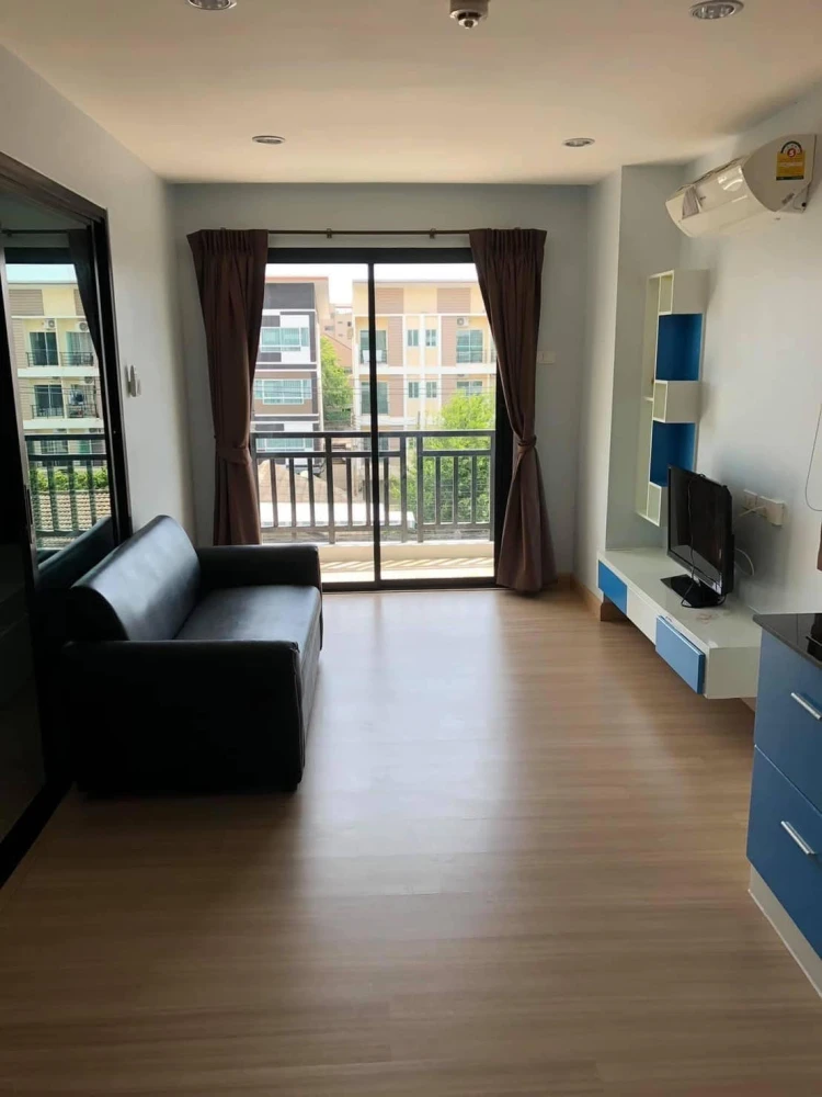 For rent D 2 Bangsaen, fully furnished room, ready to move in. If interested, hurry and reserve. Don't miss out.