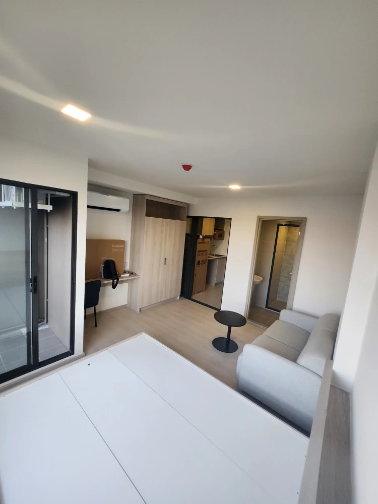 For rent: D Condo Air Ladkrabang, room with built-in furniture + electrical appliances. Hurry and reserve now!