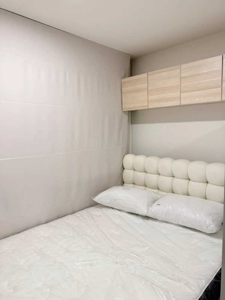 For rent: d condo air Ladkrabang. Beautifully decorated in minimalist style, fully furnished with appliances. You can't resist booking this!