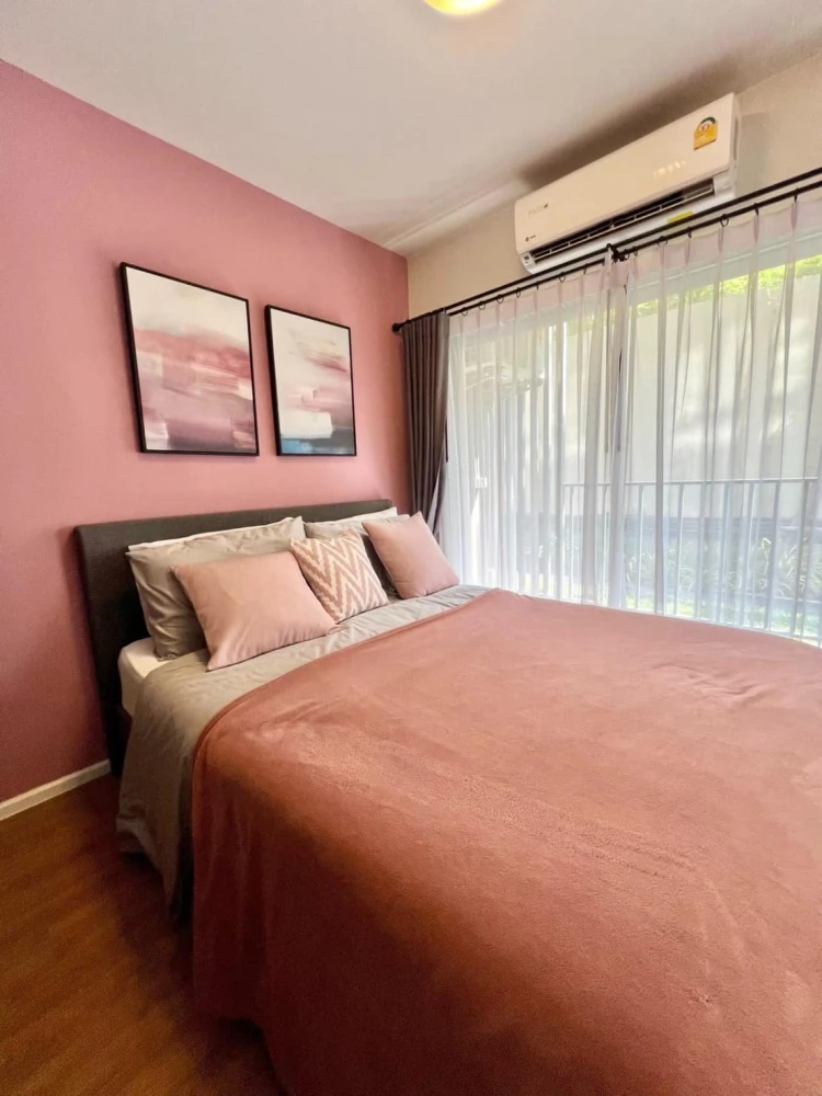 For rent: D Condo Bliss Sriracha, a beautifully decorated room with full furniture. Just bring your bags and move in!