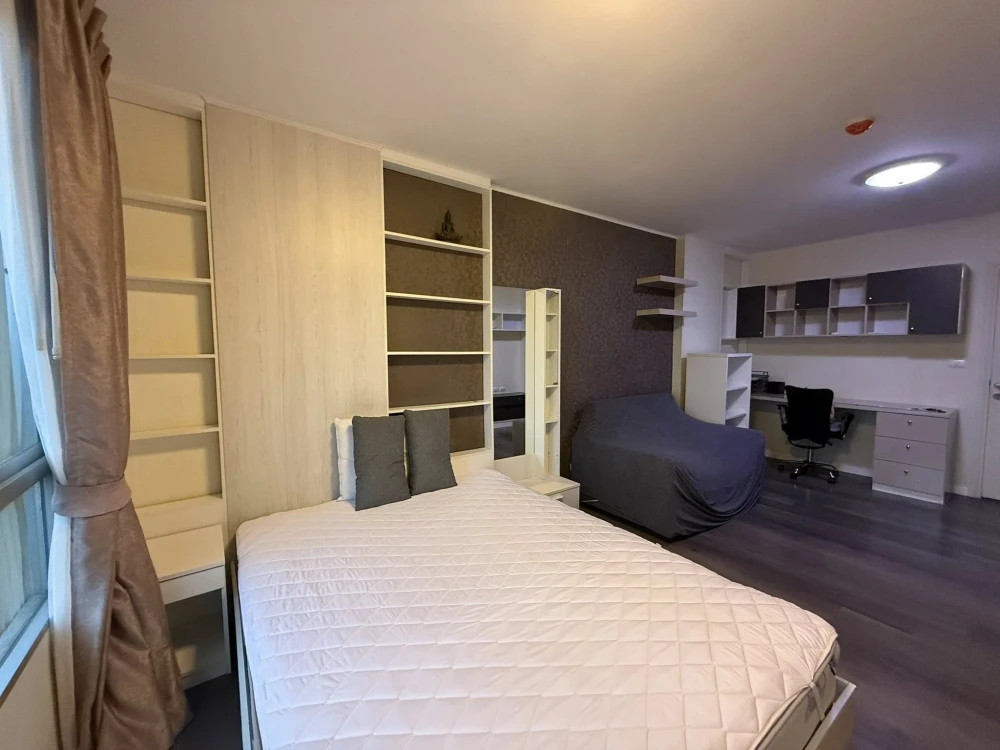For rent: Dcondo Campus Resort Bangna, 1 bedroom, 1 bathroom. High-quality built-in furniture. Excellent location. Book now!