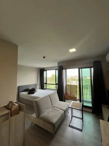 For rent: dcondo Hideaway Rangsit, 5th floor, corner unit, fully furnished. Book now! Don't miss out!
