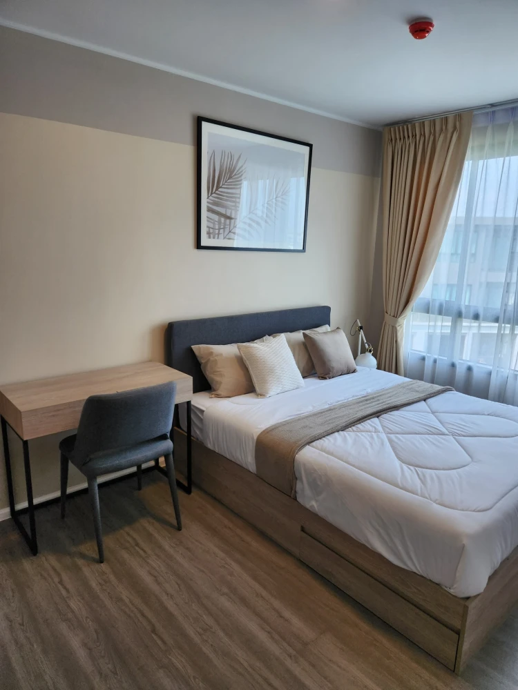 For rent DCONDO HIDEAWAY RANGSIT, good view, high privacy, not next to the garbage room, fully furnished room, don't miss it.