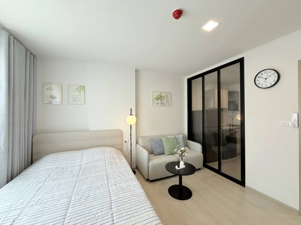 For rent: dcondo hype rangsit, 8th floor, exterior view, fully furnished, very livable. Book now!