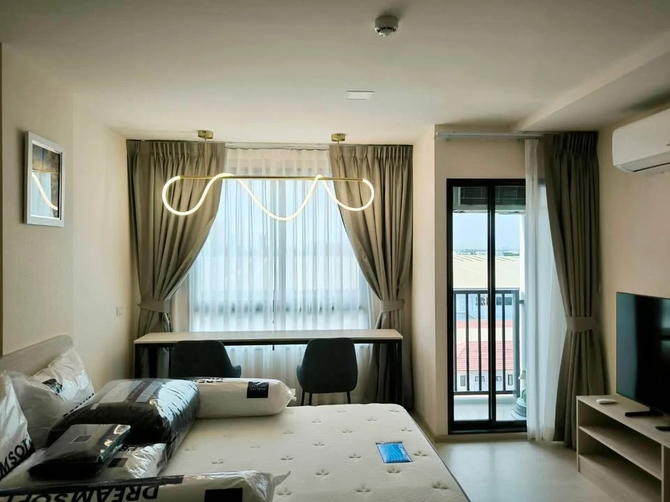 For rent: dcondo Hype Rangsit, Studio room with full set of furniture, just bring your own luggage and move in.