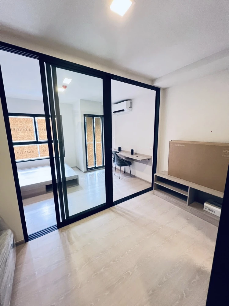 For rent dcondo shine rangsit 3rd floor, pool view, partitioned room, fully furnished, book now, urgently.