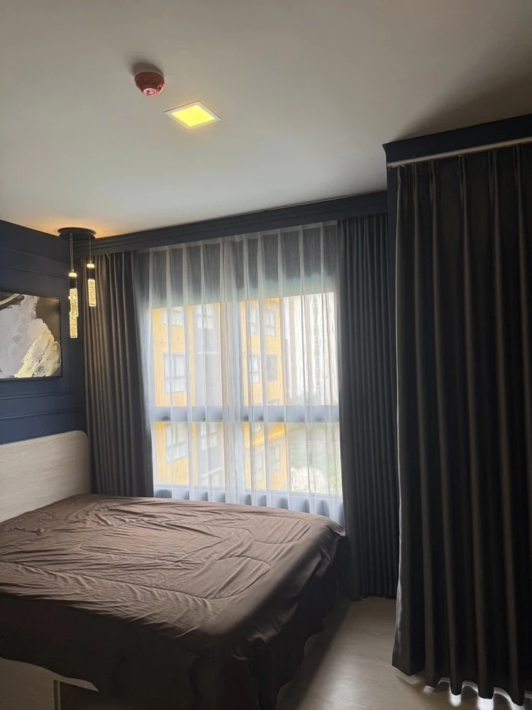 For rent: dCondo Shine Rangsit, a lovely room with a swimming pool view, fully furnished, super cool. Reserve now, don't miss out!
