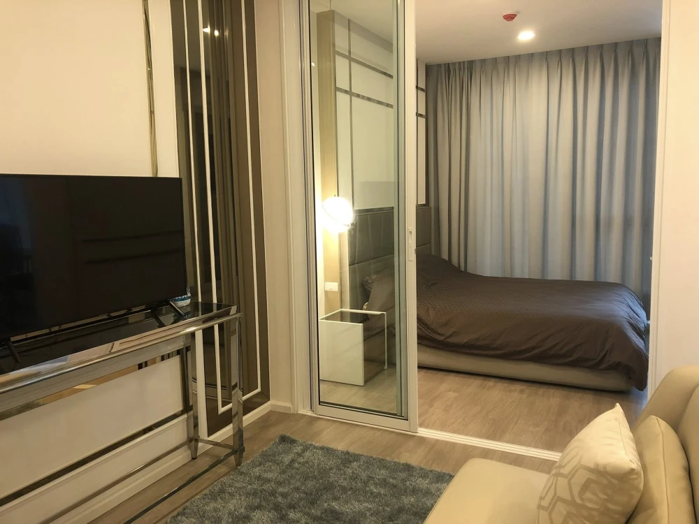 For rent: De Lapis Charan 81, 19th floor, nice room, fully furnished, reserve now, don't miss out!