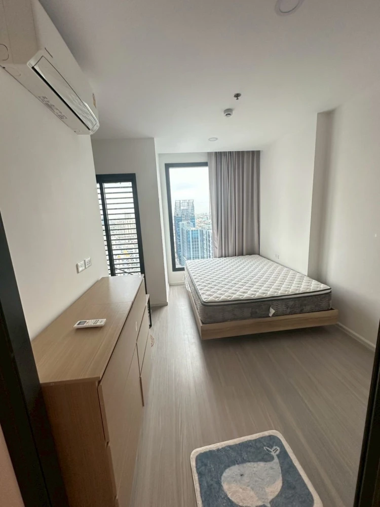 For rent: Denim Jatujak, Building A, 25th floor, very high, city view, bright room, very clean and comfortable, hurry and book now.