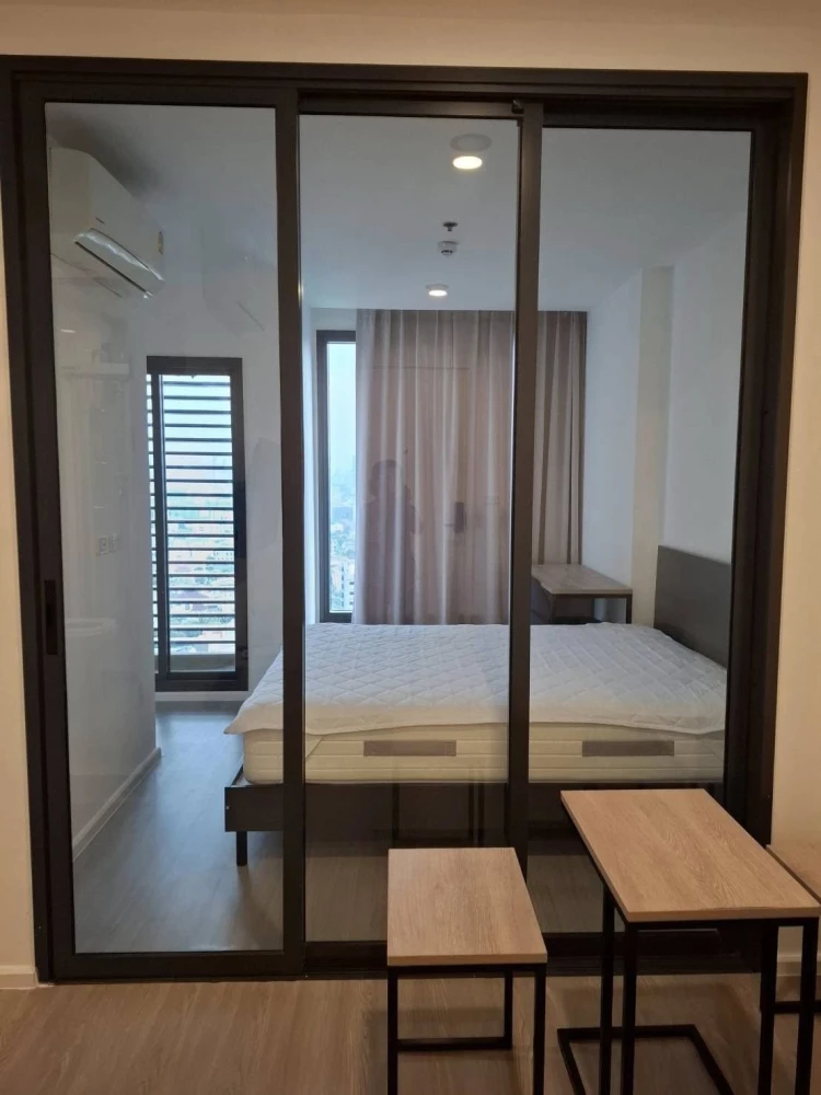 For rent: DENIM JATUJAK. A comfortable room in a great location, fully furnished. Don't miss out!