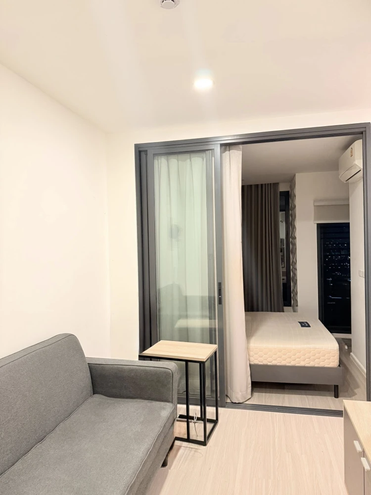 For rent: Denim Jatujak, beautiful room with city view, 29th floor, fully furnished with appliances. Highly recommended!