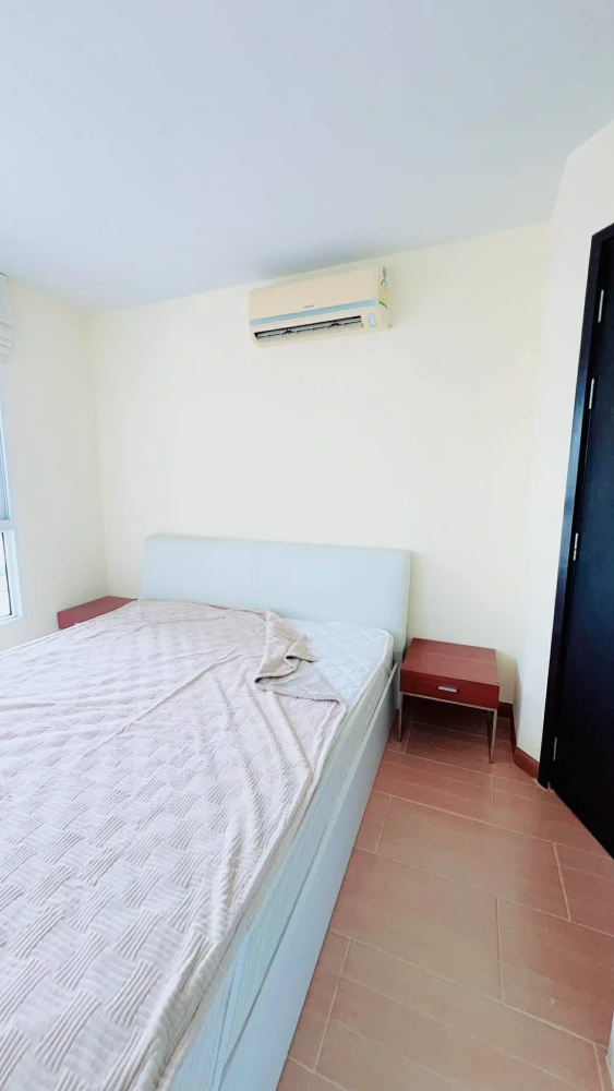 For rent: Diamond Sukhumvit, 1 bedroom, 1 bathroom, fully furnished. Just bring your suitcase and move in!