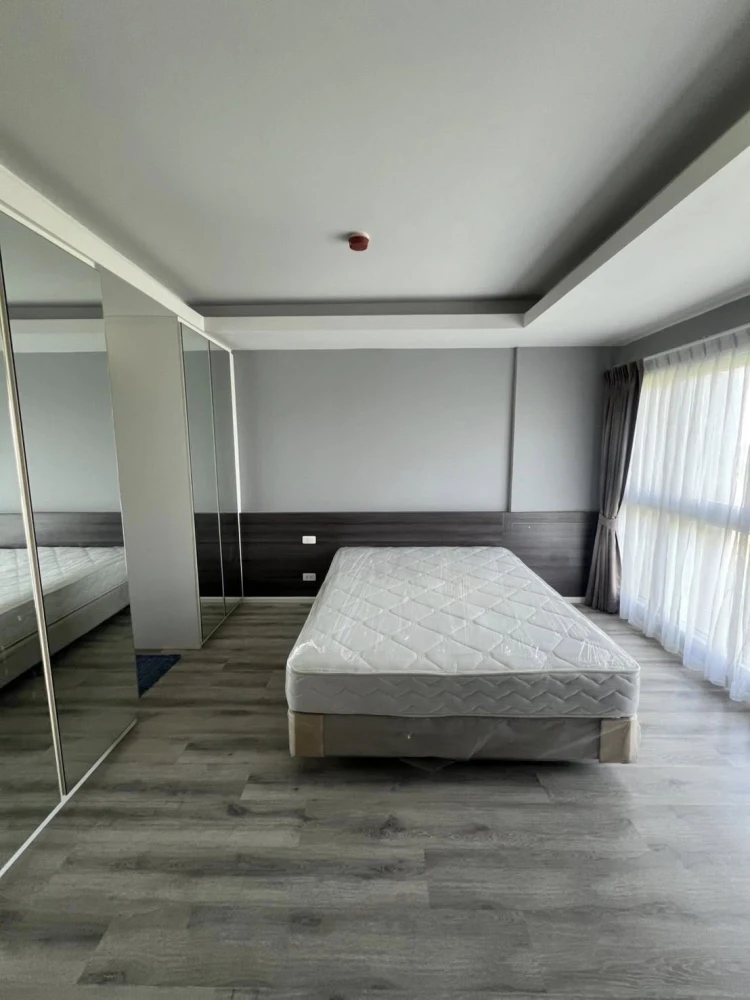 Double Lake Condominium for rent. 34 sq.m. spacious and comfortable. Fully furnished and ready to move in!