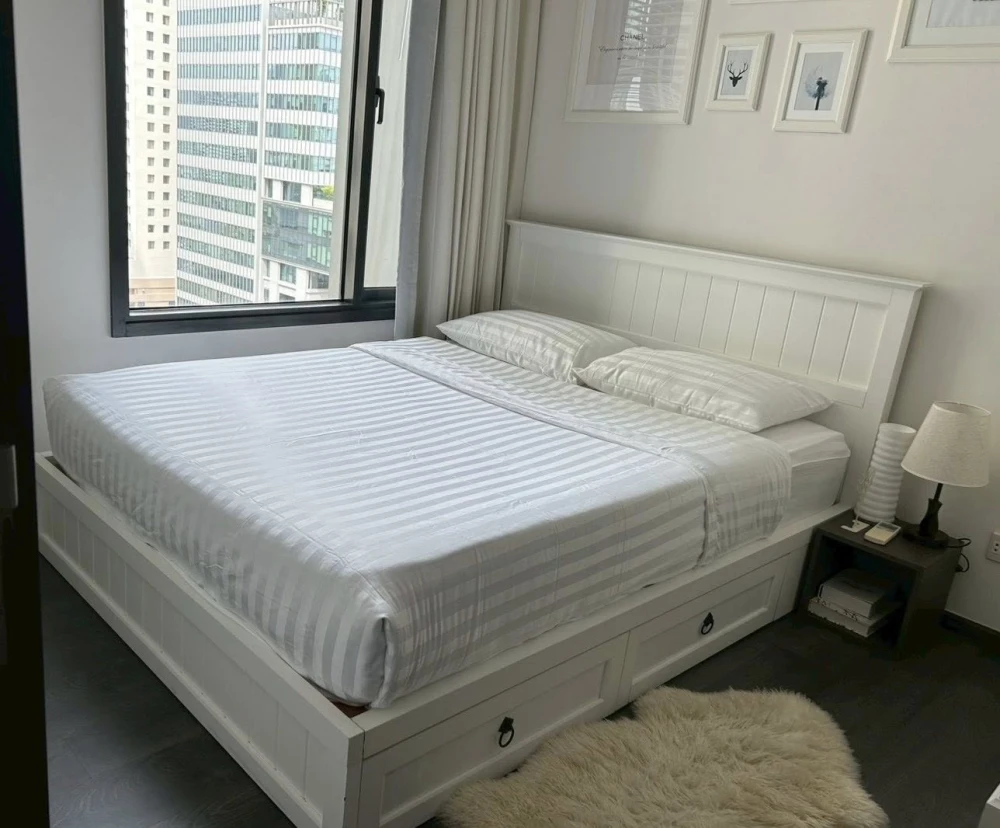 For rent: Edge By Sansiri (Sukhumvit 23), 14th floor, fully furnished, nice to live in, interested, reserve now.