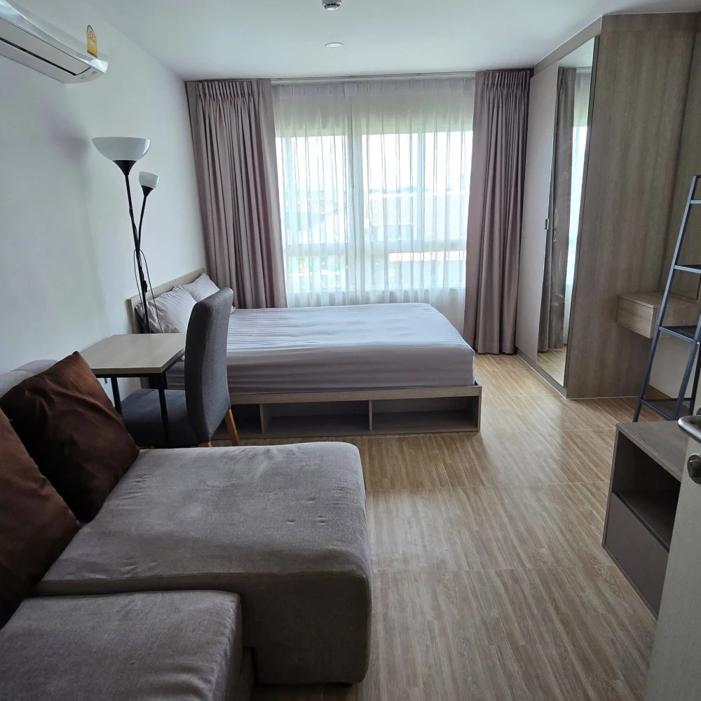 For rent: Elio Del Moss Phaholyothin 34, studio room with high-quality built-in furniture. Just bring your bags and move in!