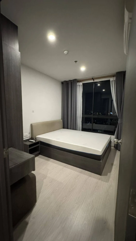 1-bedroom apartment for rent at Elio del Nest. Features amazing amenities and stunning pool views. Book now!