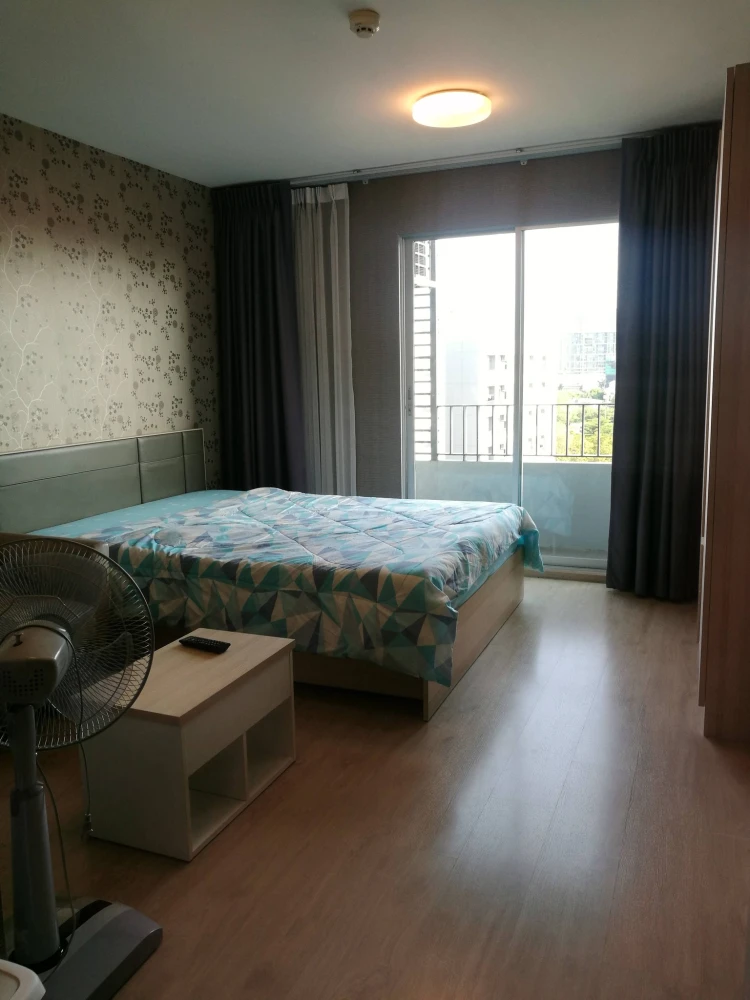 ELIO Delray condo for rent, 8th floor. Beautiful, high-quality wallpaper. Fully furnished with appliances. Book now!